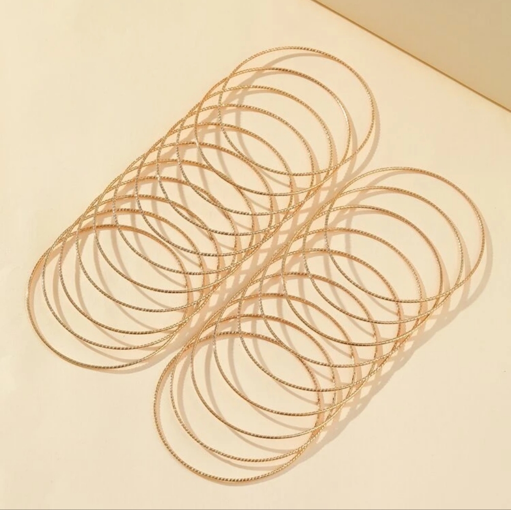 20 Solid Bangle - Picture 2 of 4